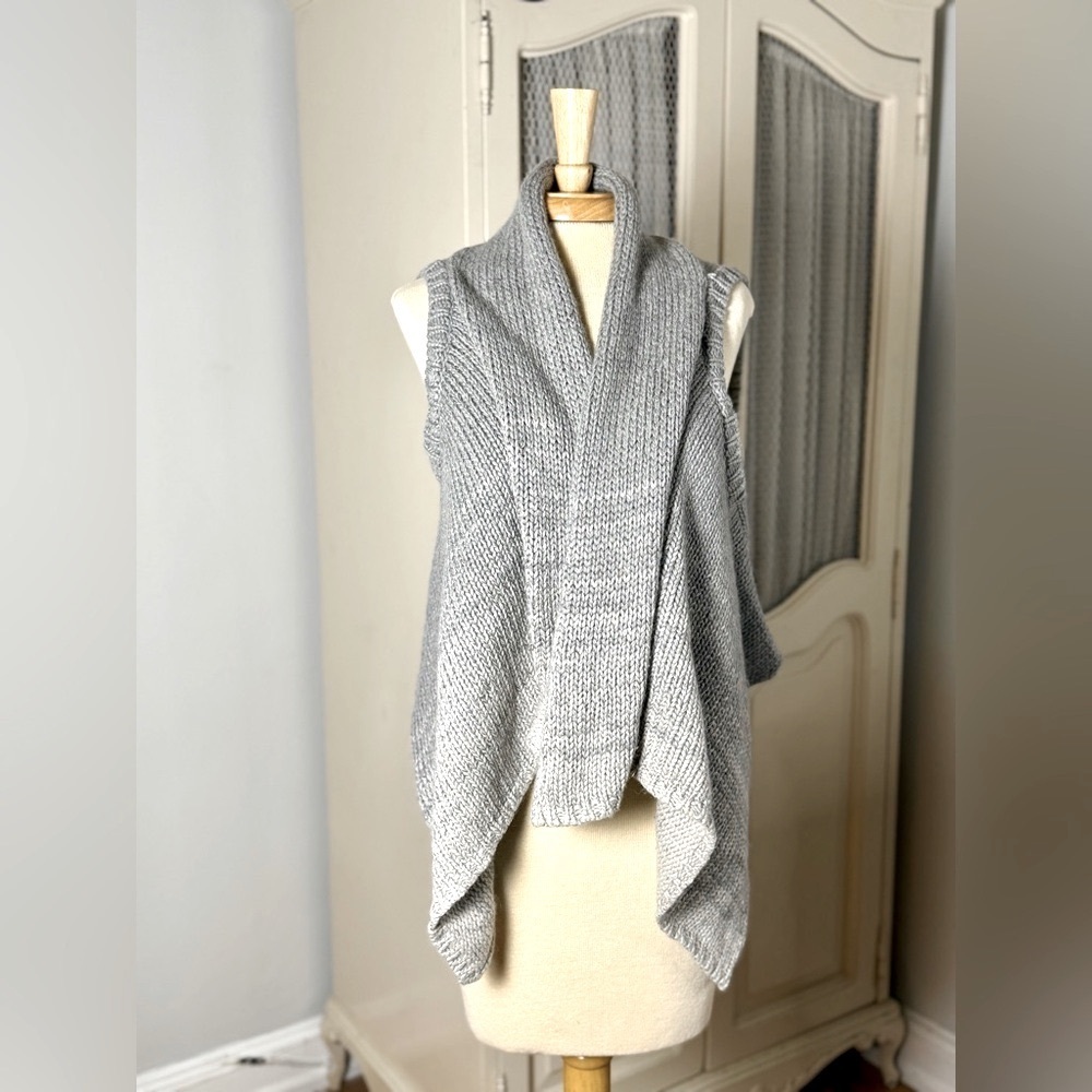 Classic Theory Cotton Cashmere Knit Gray Waterfall Style Shrug Vest Size Large
